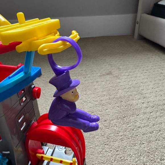 Paw Patrol Rescue Tower with Red and Blue Features - Picture 3 of 5